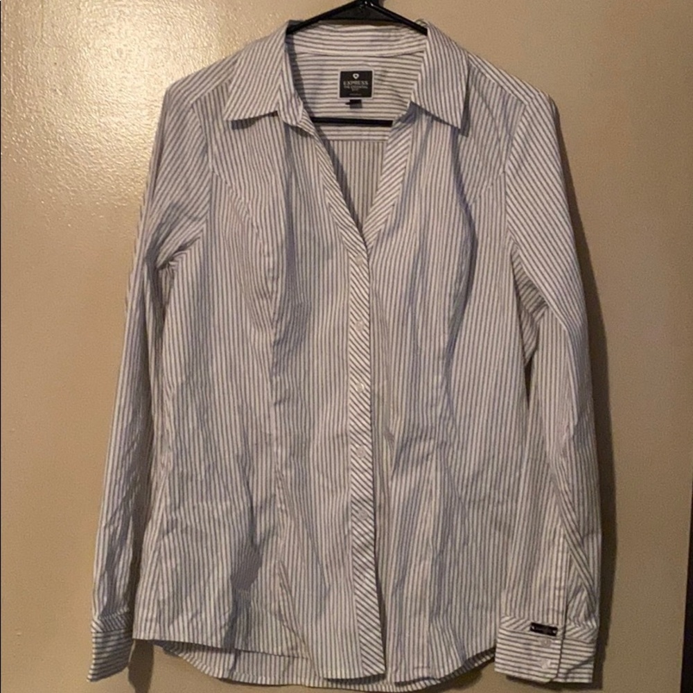 Express “The Essential Shirt” Button Down Blouse